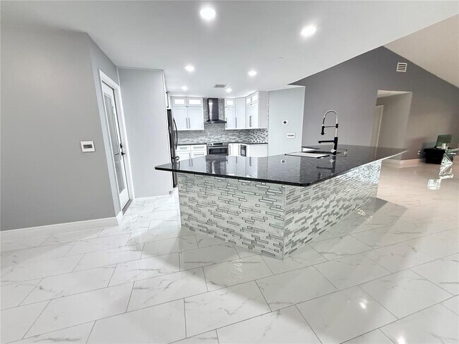 Building Photo - 128 Sandalwood Dr