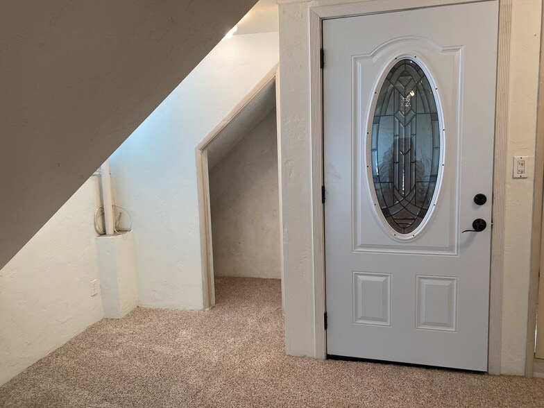 Building Photo - 4139 Jackson Ave