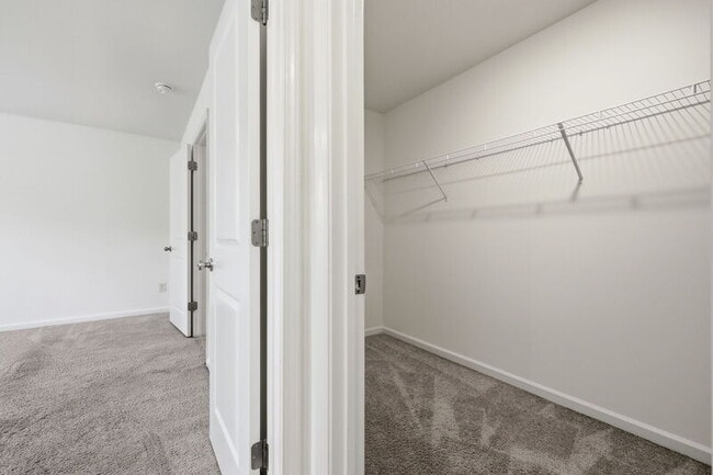 Building Photo - 307 Spaight Acrs Wy