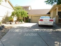 Building Photo - 733 Lakeview Ct