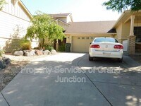 Building Photo - 733 Lakeview Ct