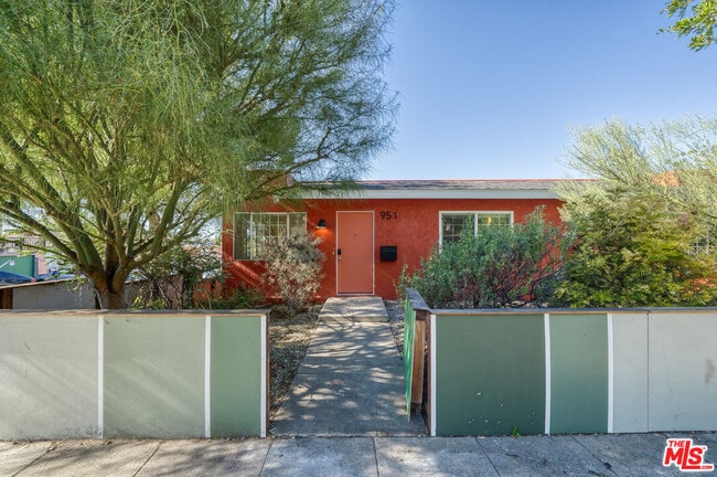 Building Photo - 951 N Hoover St