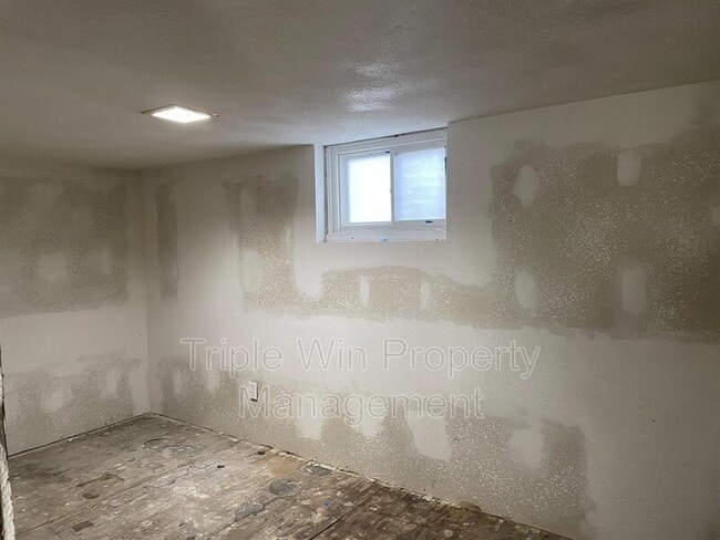 Building Photo - 2139 Kappel Dr