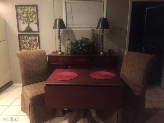 Building Photo - 1 br, 1 bath Apartment - 7510 Briarwood Dr