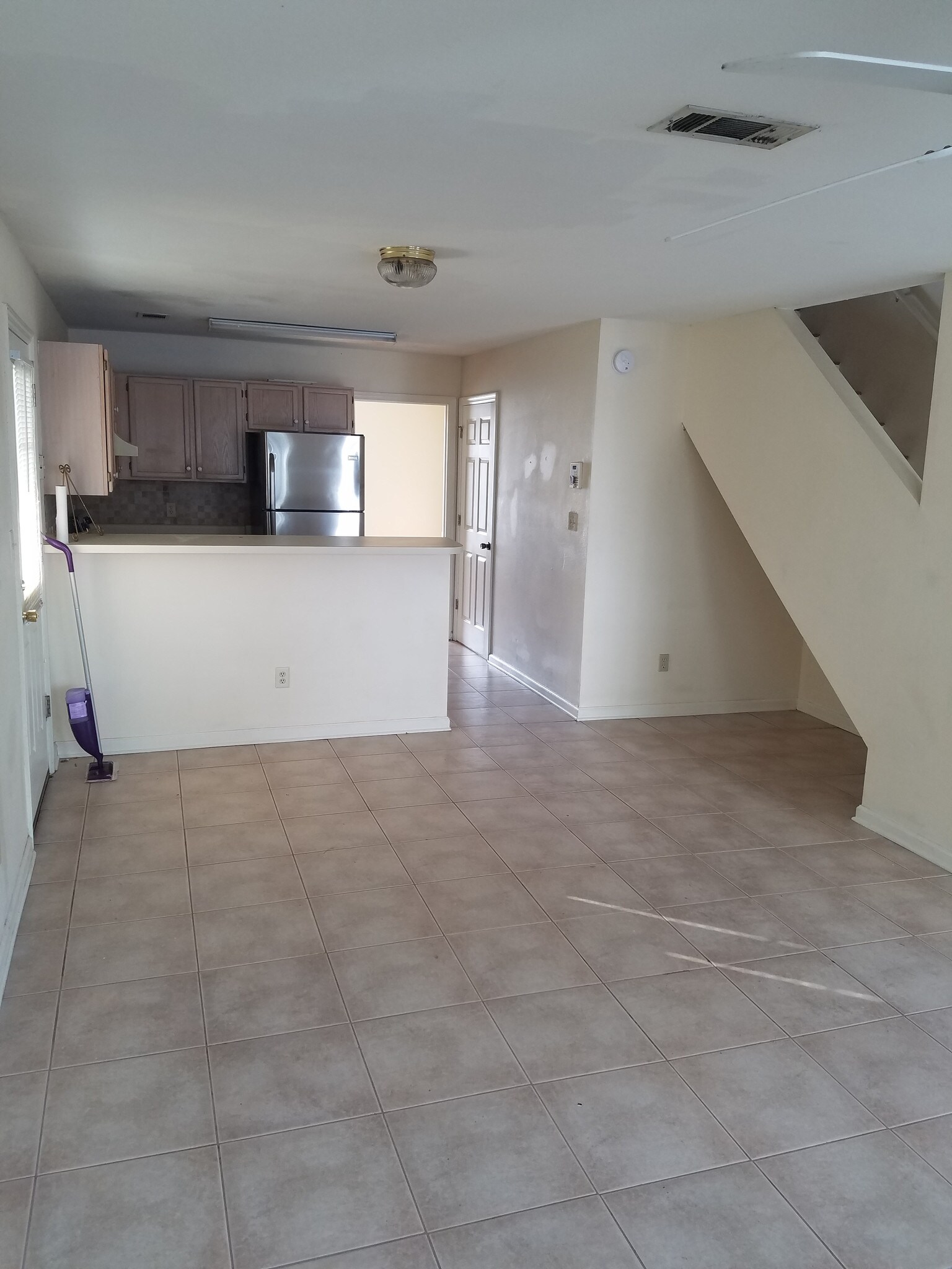 Building Photo - 775 Timberwood Cir E