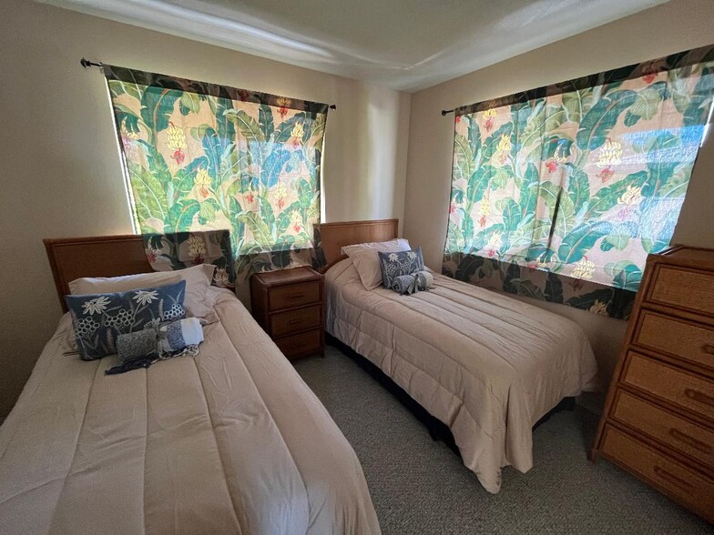 3rd bedroom 2 twin beds - 73-1079 Ahulani St