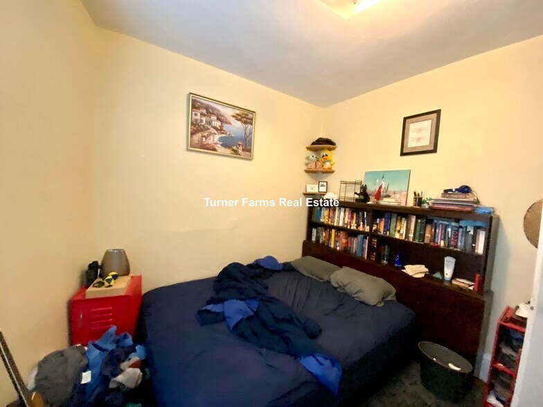 Building Photo - 59 Cedar St