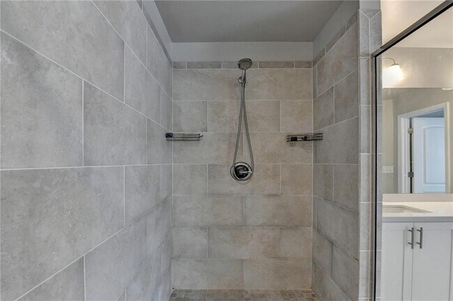 Building Photo - 217 Rockfern Ter