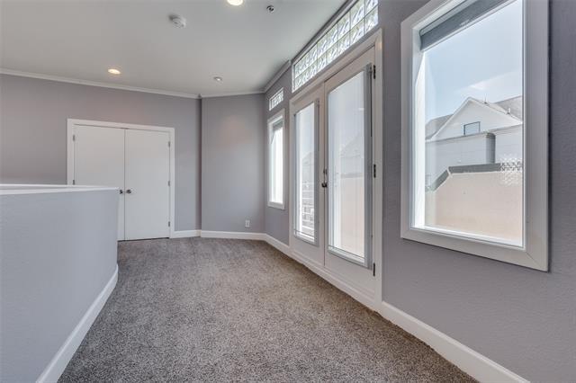 Building Photo - 4040 Avondale Ave
