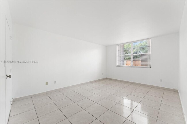 Building Photo - 4300 NW 79th Ave