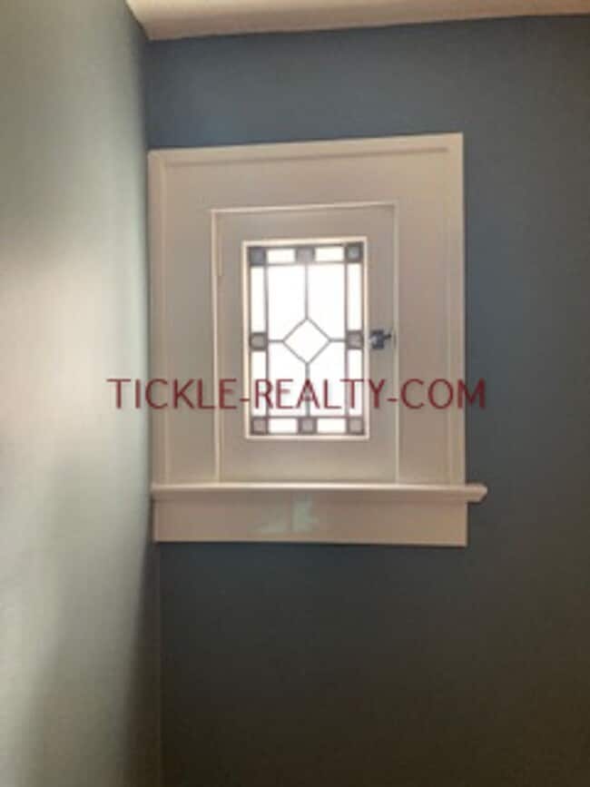 Building Photo - 3 Bed, 1.5 bath House in Laurelton Neighborhood