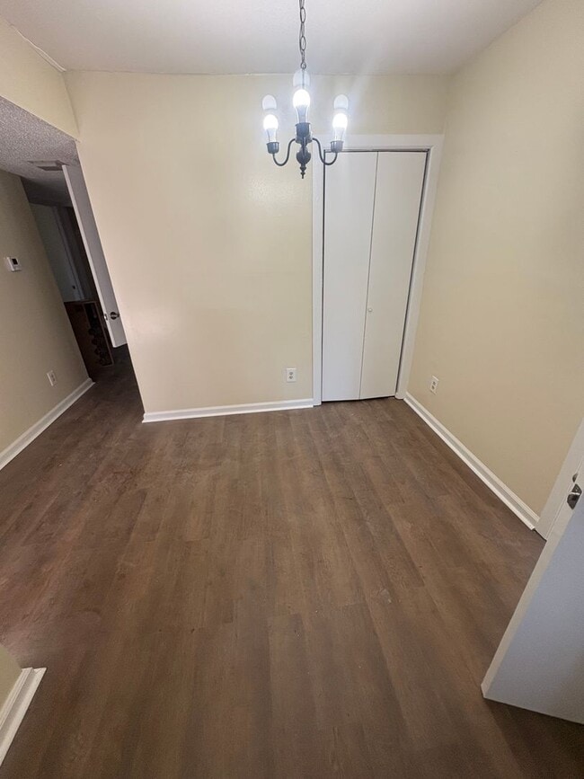 Building Photo - 4 bedroom home in Sherwood. Central air and heat.