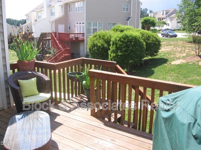 Building Photo - 603 Knightsborough Way