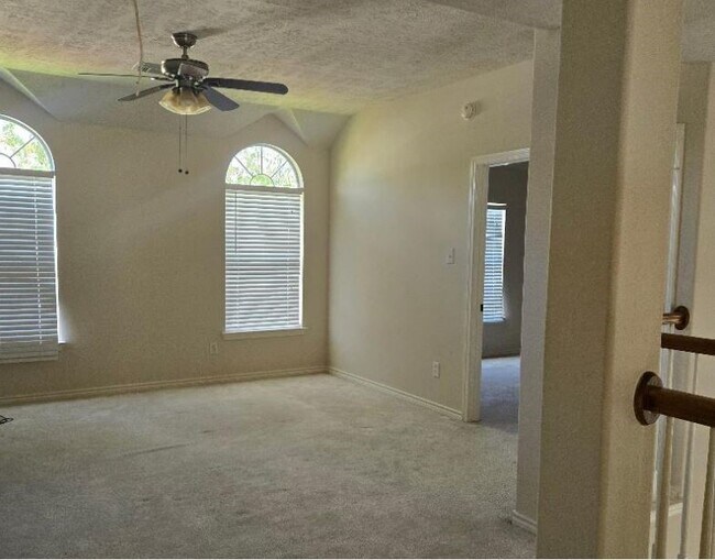 Building Photo - 5719 Candlecreek Dr