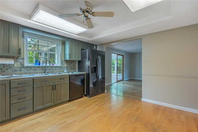Building Photo - 7072 Cliffstone Dr