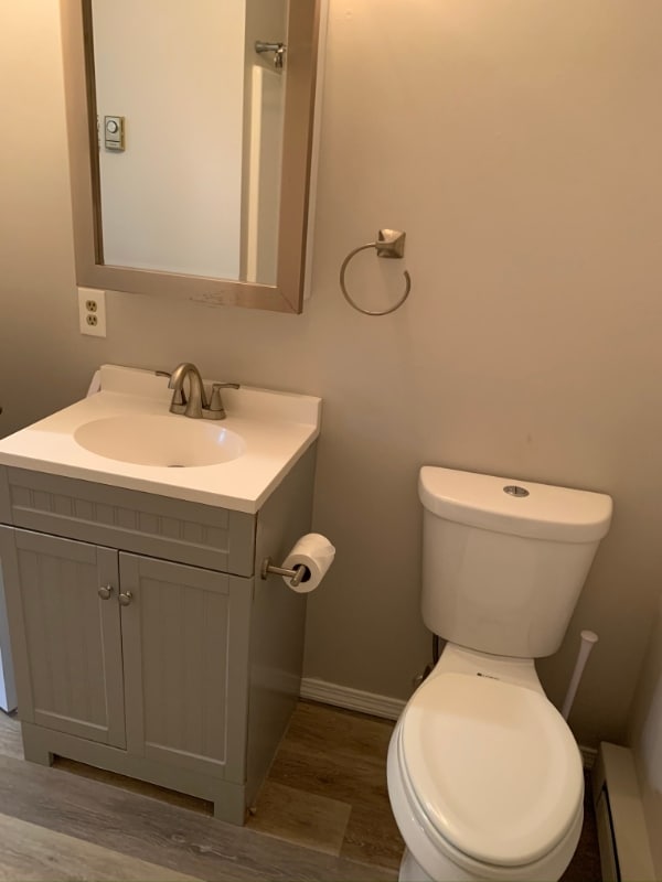 Building Photo - 56 Hall St