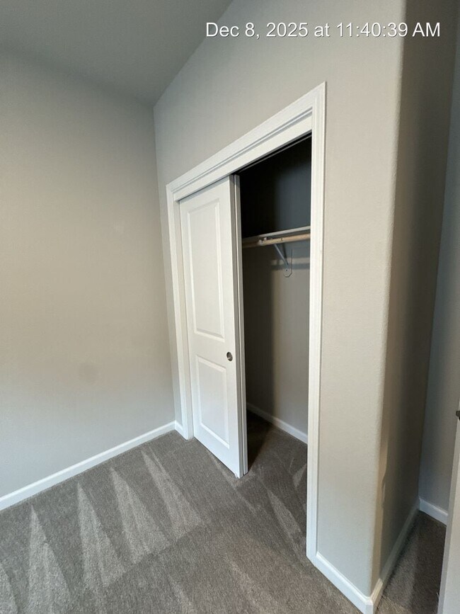 Building Photo - 4319