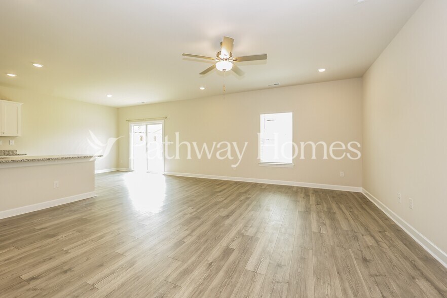 Building Photo - 3514 Quintana Dr
