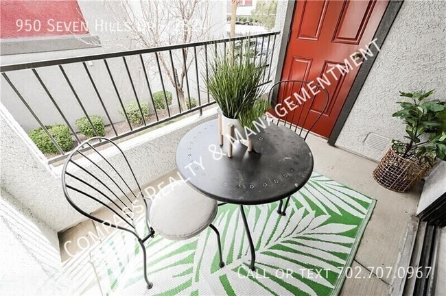 Building Photo - 950 Seven Hills Dr