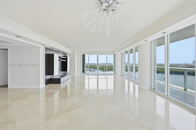 Building Photo - 16500 Collins Ave