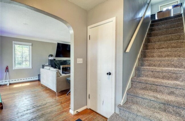Building Photo - 5 bed 2 bath house close to Concordia and MSUM