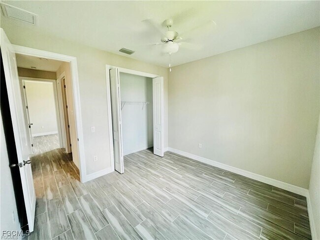 Building Photo - 2014 NW 21st Ave