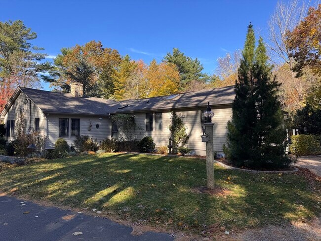 Building Photo - 15 Parlowtown Rd