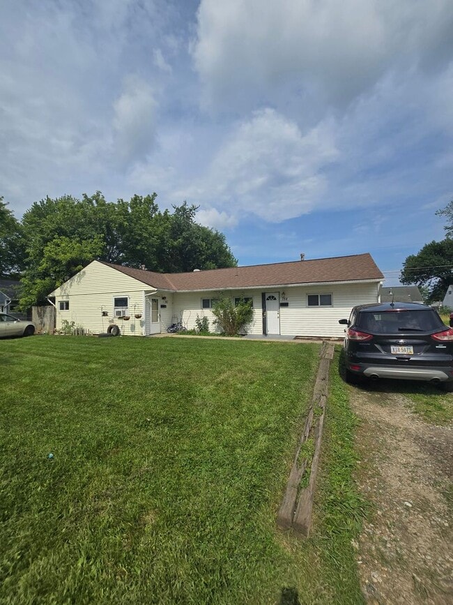 Building Photo - 782-784 DERRER ROAD