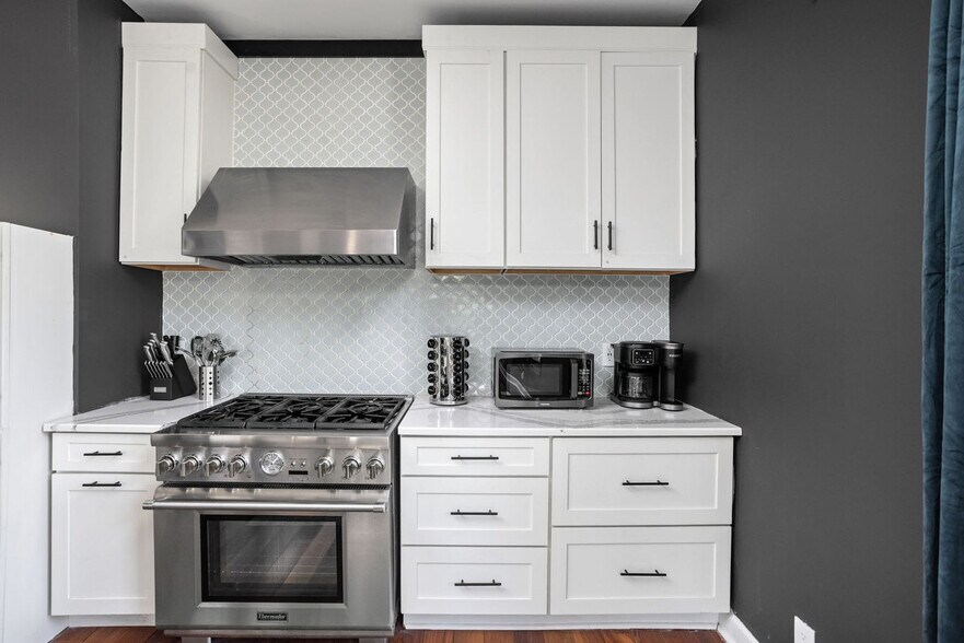 Building Photo - 525 E North St