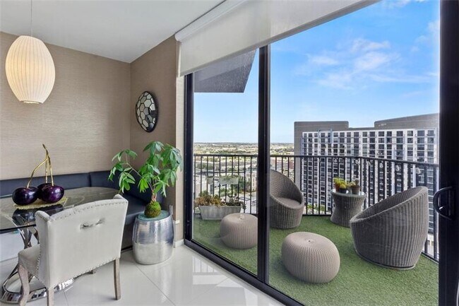 Building Photo - 5300 NW 85th Ave