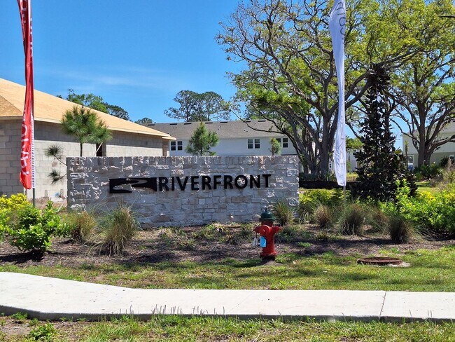 Building Photo - 211 Riverfront Wy