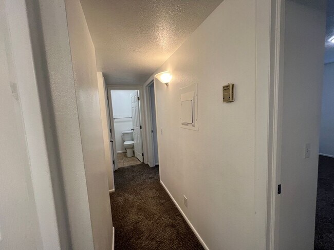 Building Photo - 3 Bedroom - 2 bath Condo in Cedar Cove