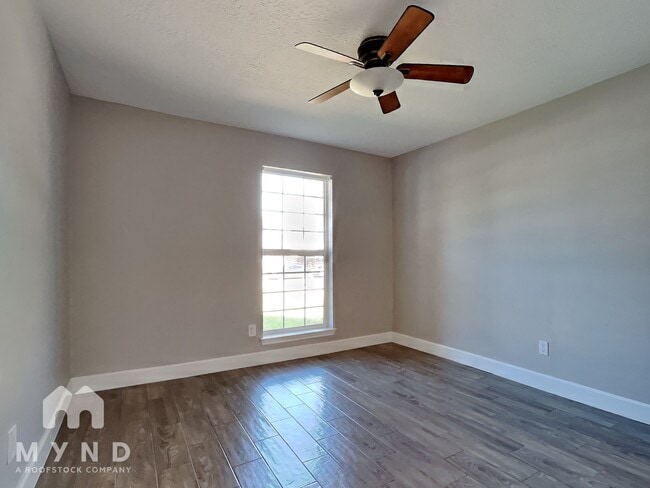 Building Photo - 16806 Square Rigger Ln