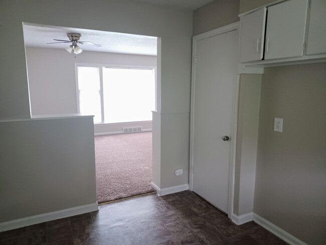 Building Photo - Cozy 3 bedroom, 1 bath home on Northeast side