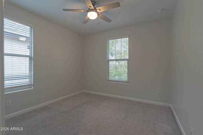 Building Photo - 6523 E Bluefield Ave