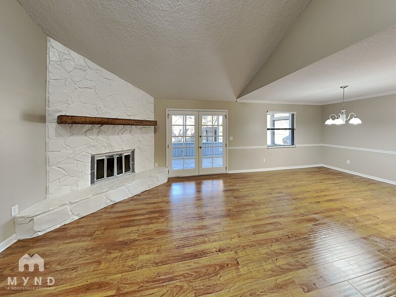 Building Photo - 3315 Blackfoot Trail S