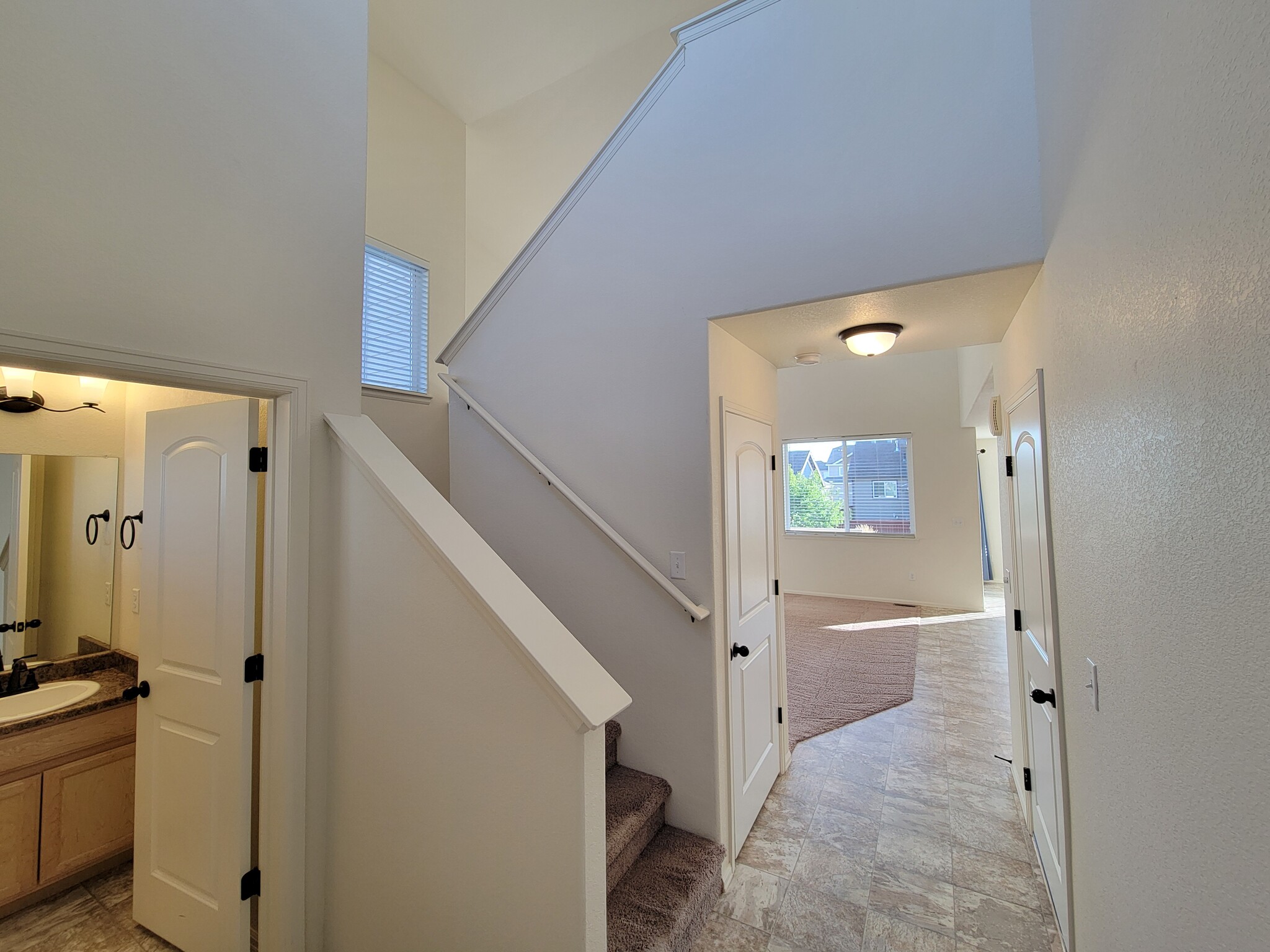 Building Photo - 2067 Moon Rise Dr