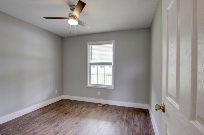 Building Photo - 5821 Highland Lick Rd
