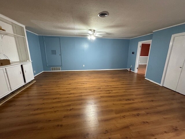 Building Photo - 3809 Spring Holw