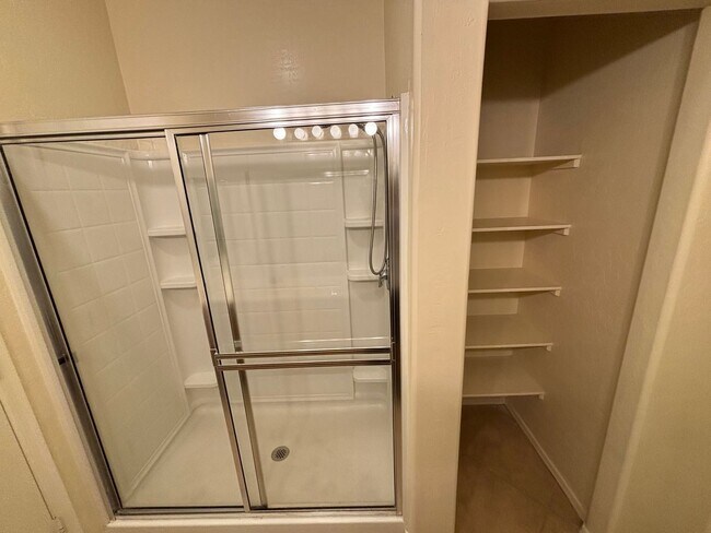 Building Photo - Beautiful 3Bed/2Bath/1Car Condo in Sky Pointe Community – Northwest Las Vegas!