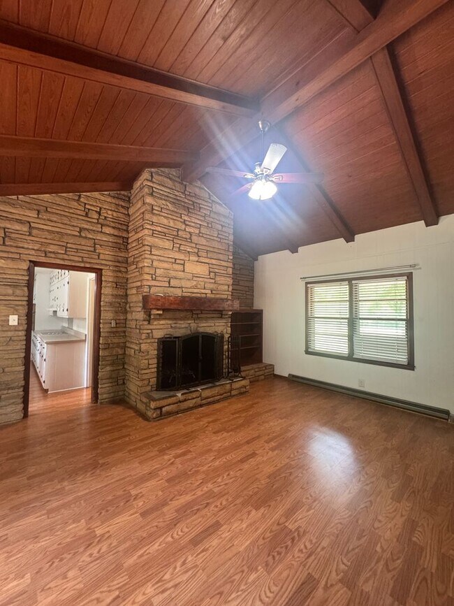 Building Photo - Spacious Brick Ranch on 3 Private Acres in Commerce