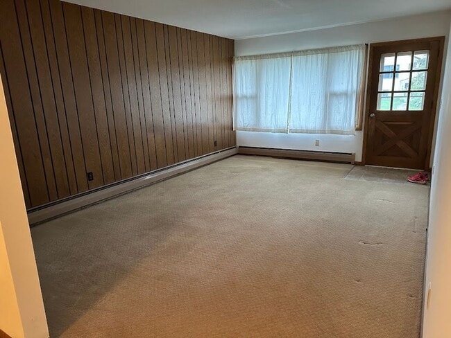 Building Photo - 2 Bedroom Duplex