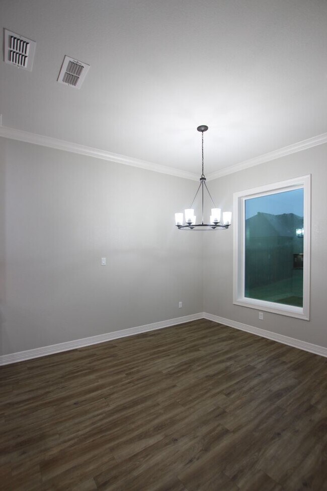 Building Photo - Stunning 3 bedroom 2 bath rental in Whitehouse! – A Must-See!