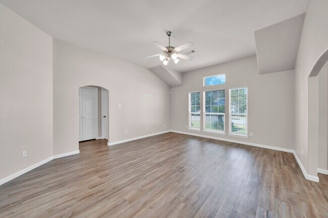 Building Photo - 987 Oak Glen Dr