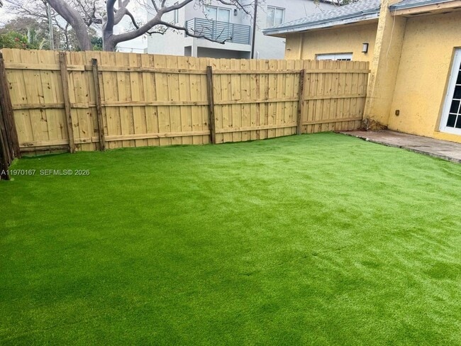 Building Photo - 1010 NW 2nd Ave