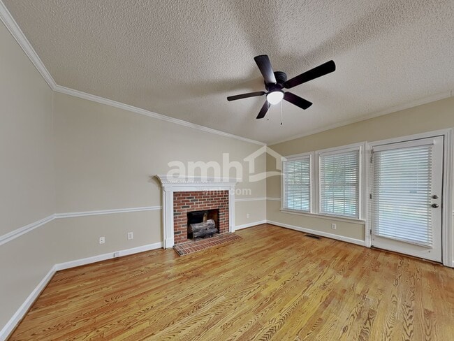 Building Photo - 901 Birkdale Dr