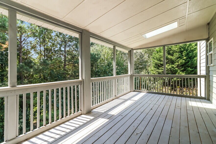 Building Photo - 6640 Delaware Bend