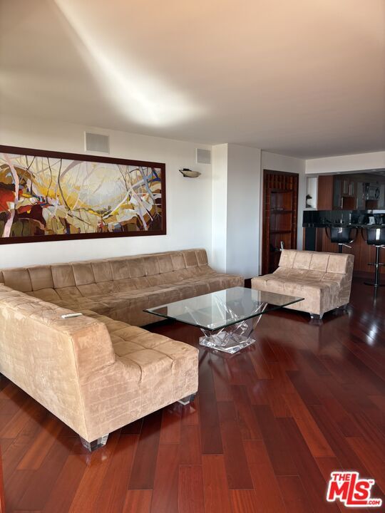 Building Photo - 4335 Marina City Dr