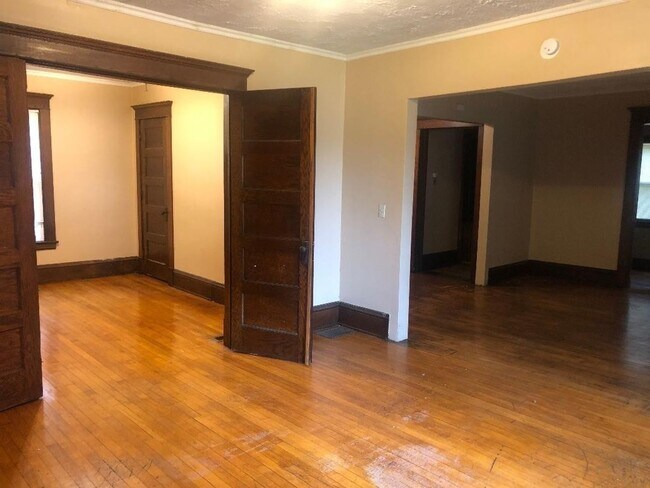 Building Photo - 2937-2939 Fremont Avenue North