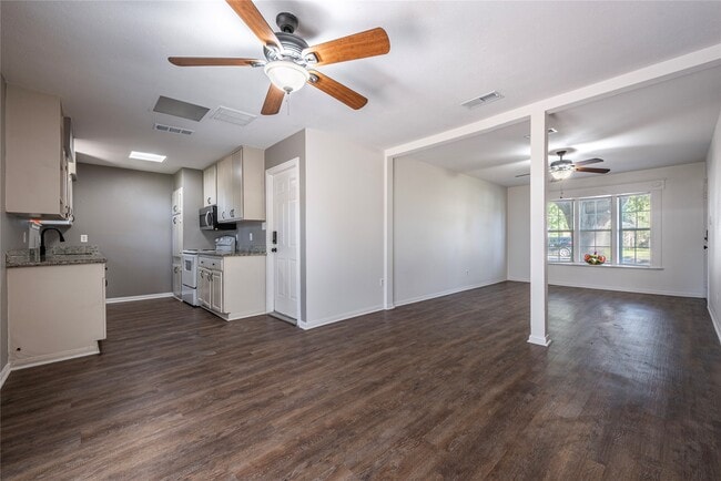 Building Photo - 502 Bellmar Ln